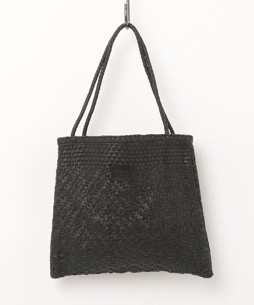 MAISON mou（メゾンムー）の「【Swaraj/スワラージ】手編みメッシュレザー・スクエアシェイプ BAG（トートバッグ・レディース・ホワイト/シルバー/ブラック・FREE）」の2枚目の写真