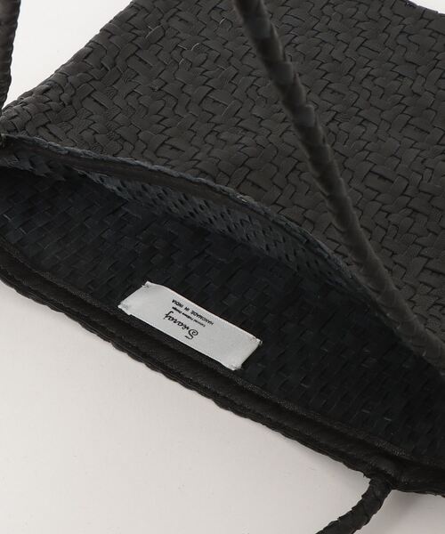 MAISON mou（メゾンムー）の「【Swaraj/スワラージ】手編みメッシュレザー・スクエアシェイプ BAG（トートバッグ・レディース・ホワイト/シルバー/ブラック・FREE）」の6枚目の写真