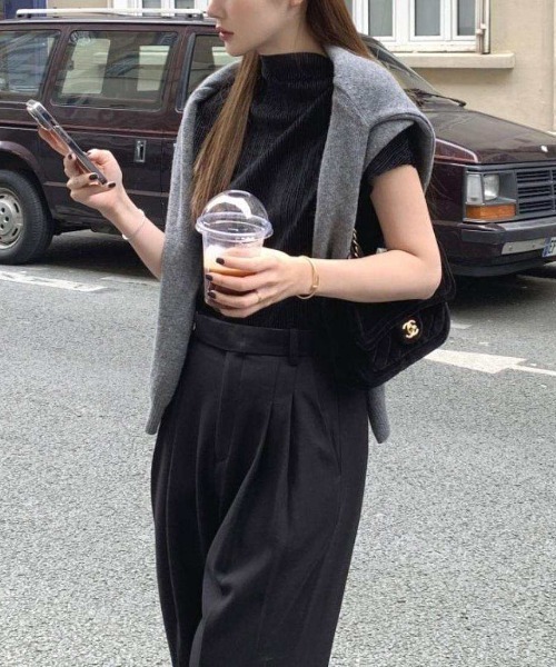 Forcement(フォースメント)の「サラッと着やすい半袖サマーニットオフィス夏服プルオーバー(Tシャツ/カットソー・レディース・ブラック/グレー/アイボリー/ピンク/グレイッシュベージュ・FREE)」の6枚目の写真