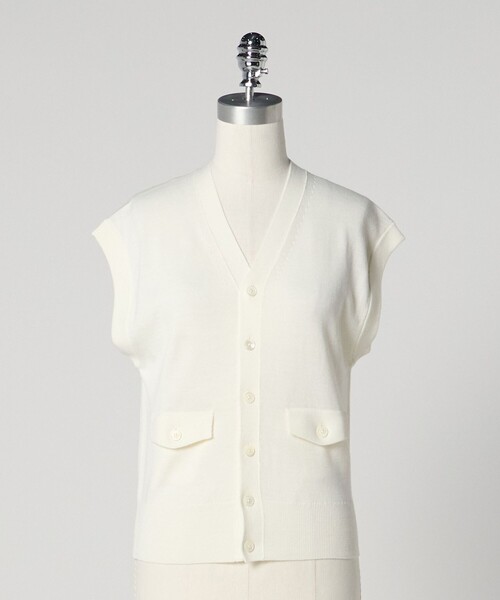 新品タグ付　LOEFF フラップ ニット ベスト 新品タグ付＜LOEFF＞フラップ ニット ベスト LOEFF（ロエフ）の