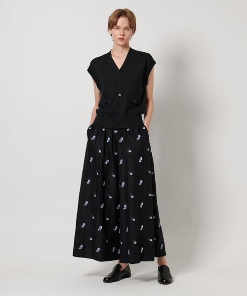 LOEFF(ロエフ)の「<LOEFF>フラップ Vネック ベスト(ベスト・レディース・オフホワイト/オリーブ/ダークグレー・FREE)」の7枚目の写真