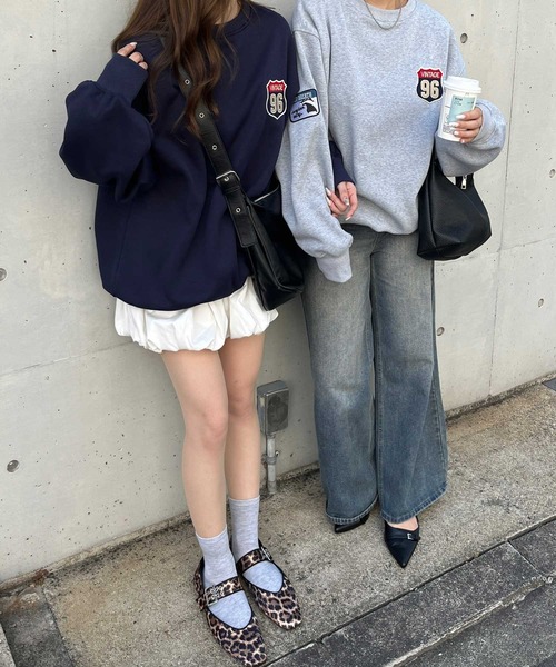 nelliy.（ネルリー）の「オーバーサイズワッペンスウェット（スウェット・レディース・ネイビー/グレー・FREE）」の20枚目の写真