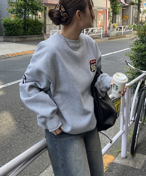 nelliy.（ネルリー）の「オーバーサイズワッペンスウェット（スウェット・レディース・ネイビー/グレー・FREE）」の5枚目の写真