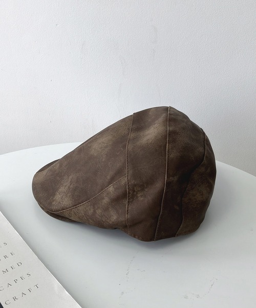 AS KNOW AS plus(アズノゥアズプラス)の「ビンテージレザー風ハンチング(ハンチング/ベレー帽・レディース・ブラック/ブラウン・FREE)」の4枚目の写真