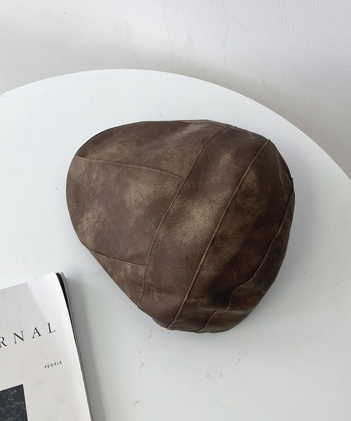 AS KNOW AS plus(アズノゥアズプラス)の「ビンテージレザー風ハンチング(ハンチング/ベレー帽・レディース・ブラック/ブラウン・FREE)」の6枚目の写真