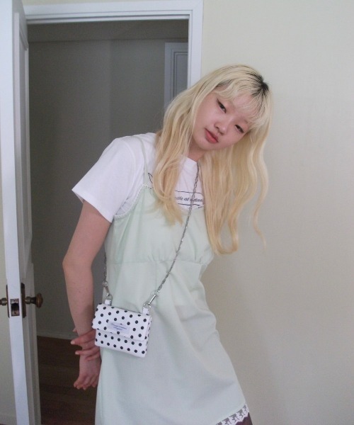 Smyeon(スミョン)の「Chain compact pouch bag/チェーンコンパクトリップポーチ(ポーチ・レディース・ベージュ/ホワイト×ブラック/ライトブルー/ホワイト/ブラック×ホワイト/ブラウン/ピンク/ホワイト×ピンク/ホワイト×ブルー・FREE)」の20枚目の写真