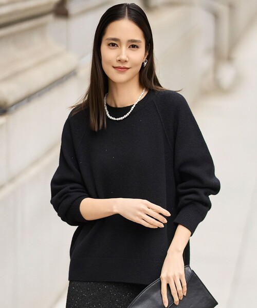 自由区(ジユウク)の「ウールカシミヤブレンドスパンコールラグランスリーブ ニット(ニット/セーター・レディース・ライトグレー系/ベージュ系/ブラウン系/ブラック系・44)」の2枚目の写真