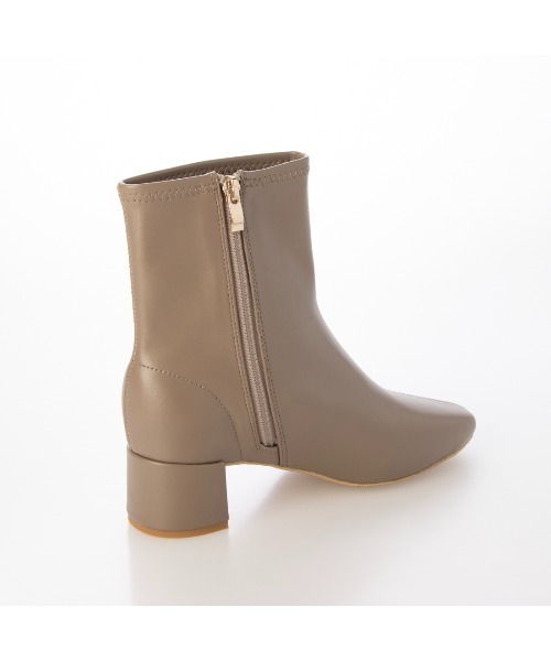 EVOL（イーボル）の「【S-LLサイズ展開・クッション入り】ソフトストレッチスクエア4.5cmショートブーツ IZ5886（ブーツ・レディース・ブラウン/アッシュグレー/ブラック系その他/ブラック・LL/L/M/S）」の11枚目の写真