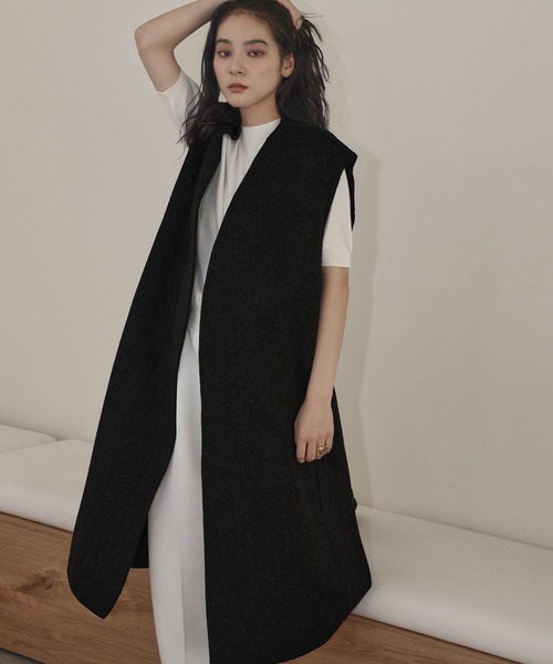 ELFRANK(エルフランク)の「【ウール70%】オーバーシルエット Vネック ロングジレ(ベスト・レディース・チャコールグレー/ブラック/キャメル・FREE)」の2枚目の写真