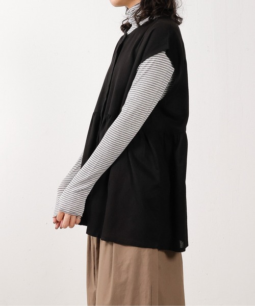 emesuelee(エメスーリー)の「ノースリーブ ギャザー切替ブラウス(シャツ/ブラウス・レディース・ブラック/ベージュ/ネイビー/レッド・フリー)」の10枚目の写真