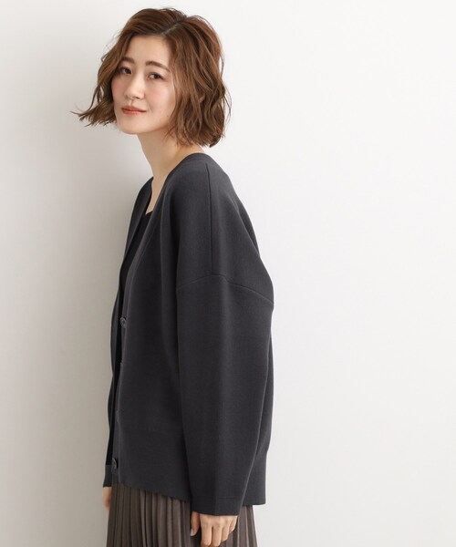 grove(グローブ)の「季節に映える ニットカーディガン(カーディガン/ボレロ・レディース・レッド系1/チャコールグレー/ダークグレー・02/01/04)」の9枚目の写真