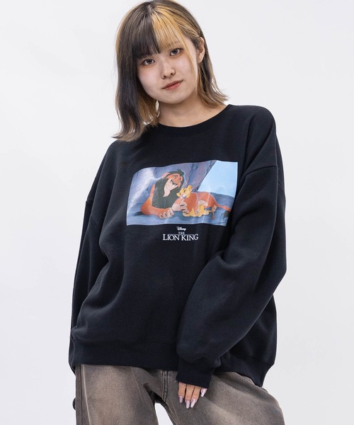Disney(ディズニー)の「【k】〔Disney/ディズニー〕Villains アソートプリント トレーナー(スウェット・レディース・ブラック系3/ブラック系7/ブラック系6/ブラック系5/ブラック系4/ブラック系2/ライトグレー系1/ブラック系1・FREE)」の1枚目の写真