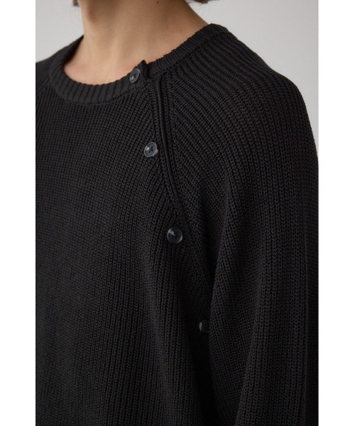 AZUL by moussy(アズールバイマウジー)の「ショルダーボタンニットトップス(ニット/セーター・メンズ・ブラック/ブラウン/ベージュ・SMALL/MEDIUM/LARGE)」の11枚目の写真