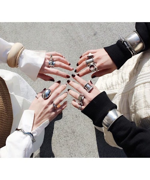 Soierie(ソワリー)の「ツイスト バングル / Twist bangle(バングル/リストバンド・レディース・シルバー・FREE)」の12枚目の写真