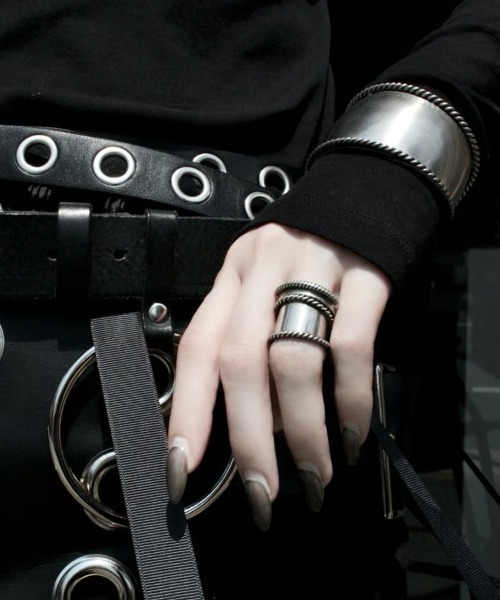 Soierie(ソワリー)の「ツイスト バングル / Twist bangle(バングル/リストバンド・レディース・シルバー・FREE)」の7枚目の写真