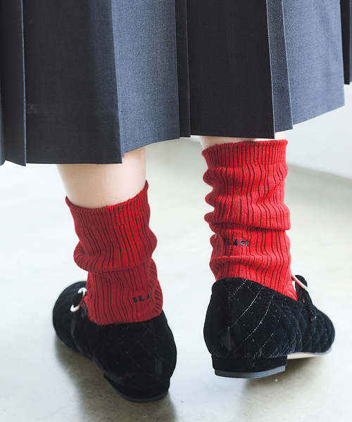 IENA(イエナ)の「《追加3》BLACK ソックス(ソックス/靴下・レディース・レッド/ホワイト系その他/チャコールグレー・FREE)」の3枚目の写真