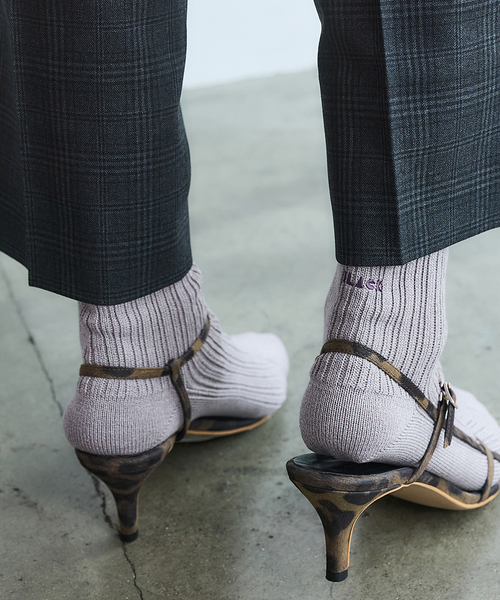 IENA(イエナ)の「《追加3》BLACK ソックス(ソックス/靴下・レディース・レッド/ホワイト系その他/チャコールグレー・FREE)」の4枚目の写真