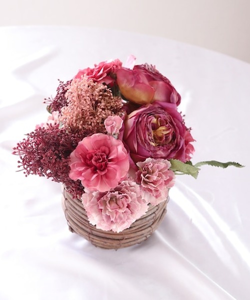セール】ドライ風ローズのバスケットアレンジ（インテリア雑貨