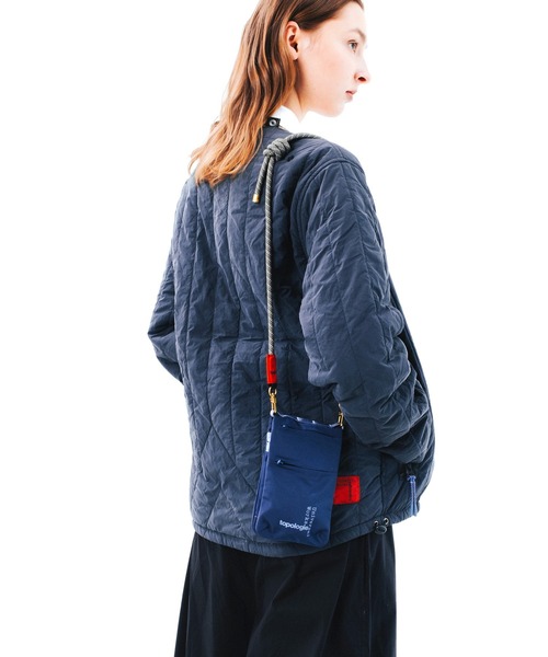 Universal Works(ユニバーサルワークス)の「Topologie X Universal Works Phone Sacoche フォンサコッシュ 【バッグ単体】(ショルダーバッグ・レディース・ネイビー/レッド/ダークグリーン・ONE SIZE)」の7枚目の写真