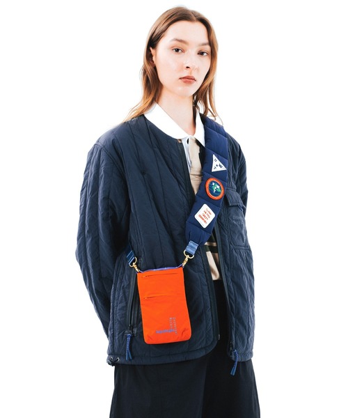 Universal Works(ユニバーサルワークス)の「Topologie X Universal Works Phone Sacoche フォンサコッシュ 【バッグ単体】(ショルダーバッグ・レディース・ネイビー/レッド/ダークグリーン・ONE SIZE)」の9枚目の写真