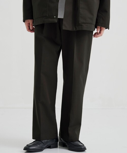 UNITED TOKYO(ユナイテッドトウキョウ)の「【残りわずか】WOOL COTTON ギャバ 2タックパンツ |防臭性/吸湿性/ムレ防止(スラックス・メンズ・ダークブラウン/ダークネイビー・1/2)」の2枚目の写真