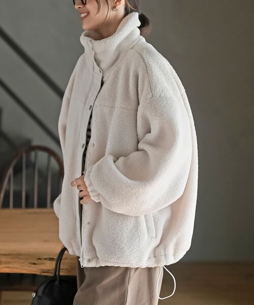 rps(アールピーエス)の「ボアスタンドブルゾン(ブルゾン・レディース・アイボリー/ブラック・フリー)」の8枚目の写真