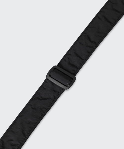 MUSINSA STANDARD（ムシンサスタンダード）の「クリンクルスクエアミニホボクロスバッグ[ブラック]（メッセンジャーバッグ・メンズ・その他・FREE）」の7枚目の写真