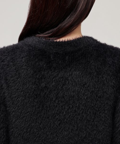 MUSINSA STANDARD WOMAN（ムシンサスタンダードウーマン）の「レディースファジークルーネックニット[ブラック]（ニット/セーター・レディース・その他・SMALL/MEDIUM/LARGE/X-SMALL）」の5枚目の写真