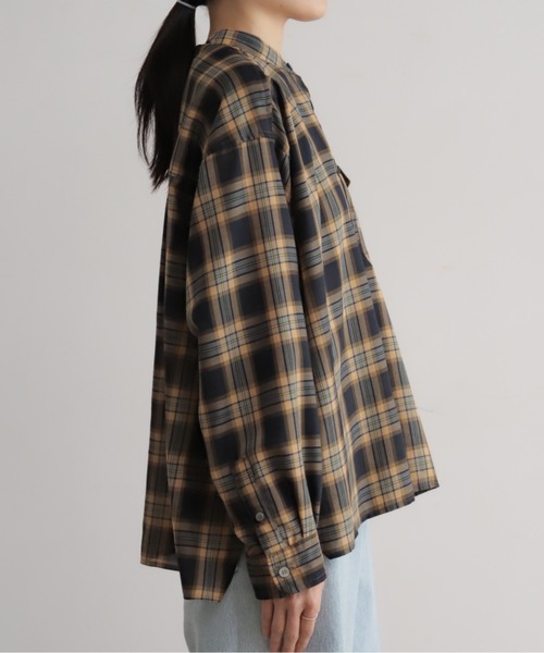 Blanc Bleu Minuit(ブランブルーミニュイ)の「ポリエステルツイルチェック ショートシャツ(シャツ/ブラウス・レディース・ベージュ/ネイビー・FREE)」の21枚目の写真