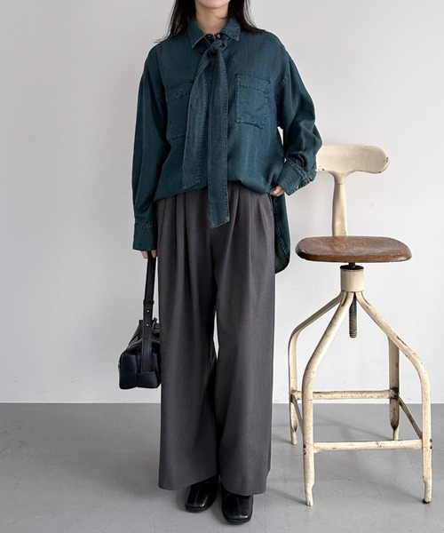 Doux archives（ドゥアルシーヴ）の「ソフトデニムボウタイシャツ（シャツ/ブラウス・レディース・チャコールグレー/ブルー/ネイビー・FREE）」の21枚目の写真