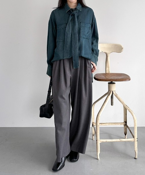 Doux archives（ドゥアルシーヴ）の「ソフトデニムボウタイシャツ（シャツ/ブラウス・レディース・チャコールグレー/ブルー/ネイビー・FREE）」の22枚目の写真