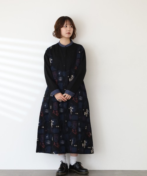 Emago(イマゴ)の「EMAGO ツボと花刺繍ワンピース 長袖(シャツワンピース・レディース・ベージュ/ブラック・FREE)」の6枚目の写真
