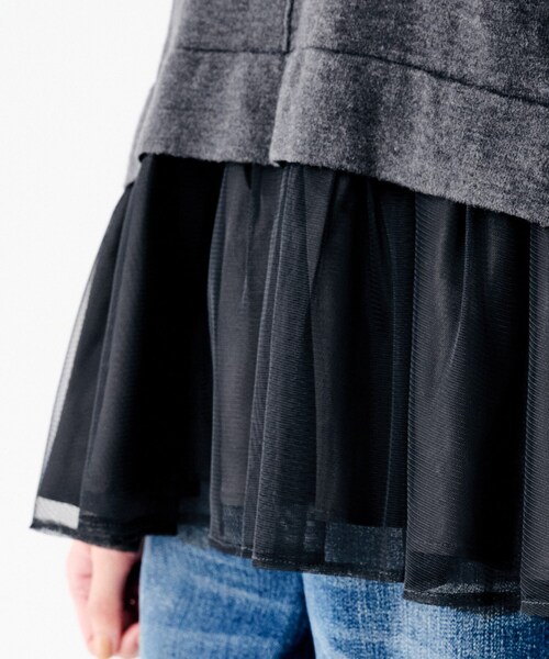 UNTITLED（アンタイトル）の「【TORRAZZO DONNA】ニット×チュールトップス（Tシャツ/カットソー・レディース・グレー/ブラック・02）」の17枚目の写真