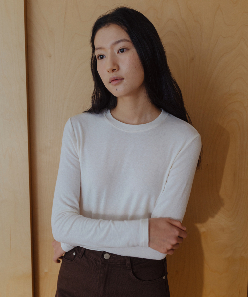 LAMINEZ(ラミネズ)の「ウォームロングスリーブTシャツ - アイボリー(Tシャツ/カットソー・レディース・その他・FREE)」の2枚目の写真
