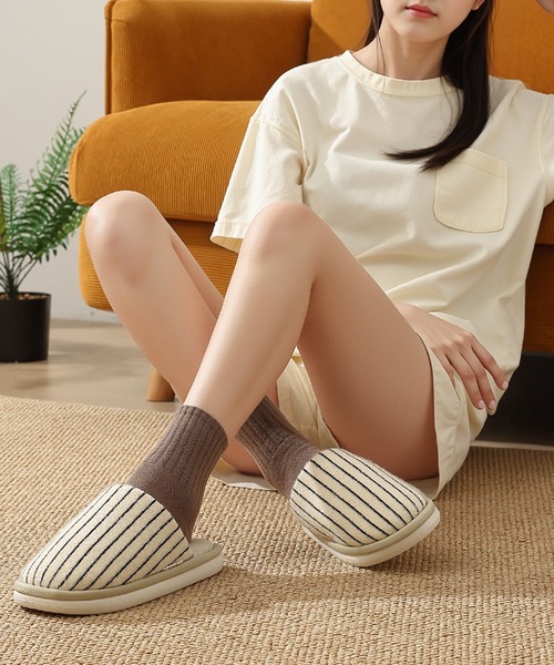 DAY CLOSET（デイ クローゼット）の「【男女兼用/滑り止め付き/起毛/軽量】あったかボア仕様。ストライプ柄×ナチュラルカラールームシューズ（ルームシューズ/スリッパ・レディース・アイボリー/ベージュ/ダークブラウン・23cm/24cm/25cm/26cm/27cm）」の6枚目の写真
