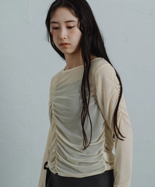 merrylatte(メリーラテ)の「sheer shirring tops(Tシャツ/カットソー・レディース・イエロー・FREE)」の3枚目の写真