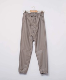 A blends（エイブレンズ）の「A blends フェイクレザーラムスキンジョガーパンツ（その他パンツ）」