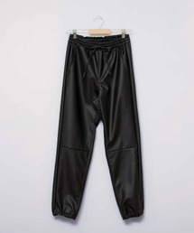 A blends（エイブレンズ）の「A blends フェイクレザーラムスキンジョガーパンツ（その他パンツ）」