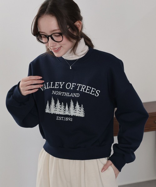 BLUEEAST(ブルーイースト)の「裏起毛フォレスト刺繍スウェット(スウェット・レディース・ネイビー/グレー/アイボリー・MEDIUM)」の3枚目の写真