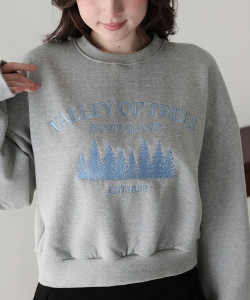 BLUEEAST(ブルーイースト)の「裏起毛フォレスト刺繍スウェット(スウェット・レディース・ネイビー/グレー/アイボリー・MEDIUM)」の12枚目の写真