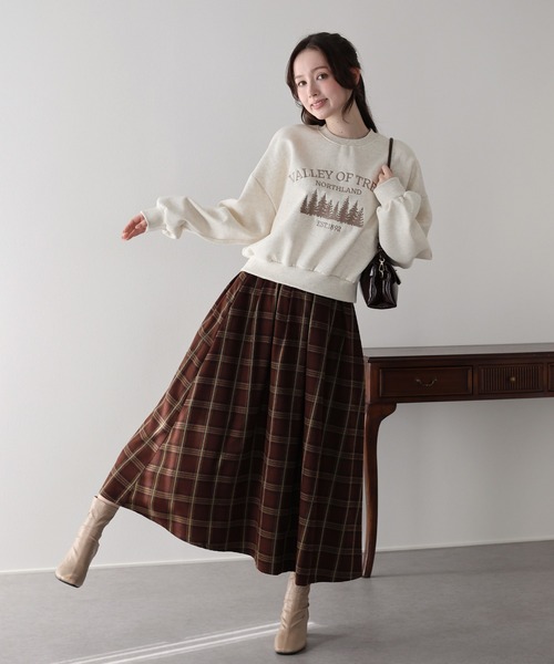 BLUEEAST(ブルーイースト)の「裏起毛フォレスト刺繍スウェット(スウェット・レディース・ネイビー/グレー/アイボリー・MEDIUM)」の9枚目の写真