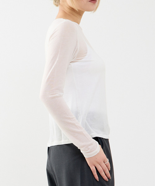 SOFFITTO(ソフィット)の「カシミヤシルク混ボートネックシアープルオーバー(Tシャツ/カットソー・レディース・ホワイト/ブラック・FREE)」の3枚目の写真