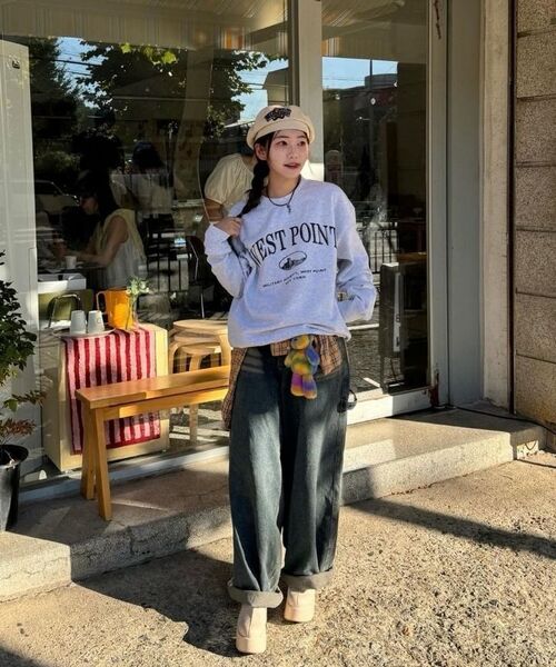 KANEITEI(カネイテイ)の「WEST POINT ARCH CREWNECK (MELANGE GRAY)(スウェット・レディース・グレー・MEDIUM/LARGE/X-LARGE)」の15枚目の写真