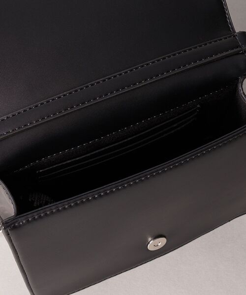 Calvin Klein（カルバン・クライン）の「クロスボディバッグ - キルティングチェーンバッグ（ハンドバッグ・レディース・ブラック/ベージュ・FREE）」の9枚目の写真