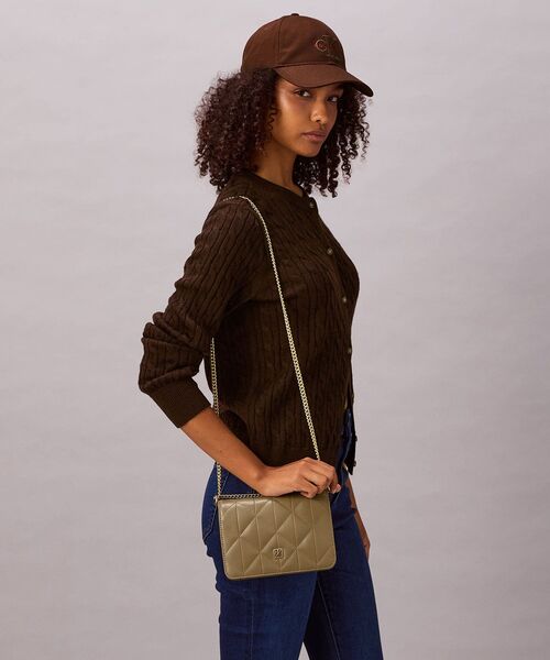 Calvin Klein（カルバン・クライン）の「クロスボディバッグ - キルティングチェーンバッグ（ハンドバッグ・レディース・ブラック/ベージュ・FREE）」の17枚目の写真