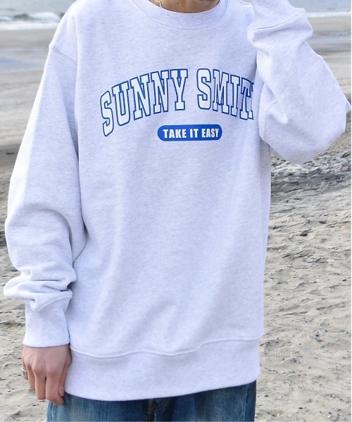 Sunny Smith(サニースミス)の「12.7オンス ヘビーウェイトカレッジ風アーチロゴ裏毛トレーナー(スウェット・メンズ・アッシュグレー/ブラック・X-LARGE/LARGE)」の7枚目の写真