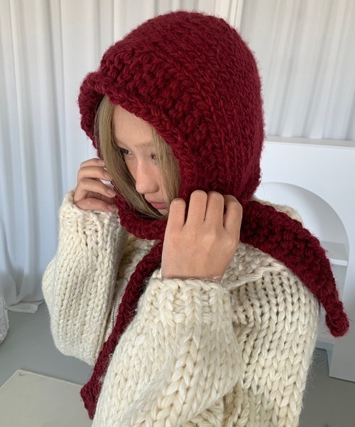 Vipoa（ヴィポア）の「Hand knit hooded balaclava（ネックウォーマー/スヌード・レディース・ブラック/アイボリー/レッド/ブルー/グレー・FREE）」の5枚目の写真
