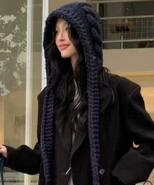 Vipoa（ヴィポア）の「Hand knit hooded balaclava（ネックウォーマー/スヌード・レディース・ブラック/アイボリー/レッド/ブルー/グレー・FREE）」の16枚目の写真