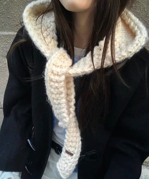 Vipoa（ヴィポア）の「Hand knit hooded balaclava（ネックウォーマー/スヌード・レディース・ブラック/アイボリー/レッド/ブルー/グレー・FREE）」の20枚目の写真