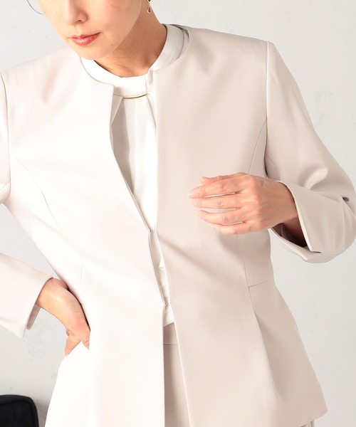 GALLORIA（ギャローリア）の「【セットアップで着られる】キレメクペプラムジャケット（ノーカラージャケット・レディース・ネイビー/ライトベージュ・L/LL/M/S）」の5枚目の写真